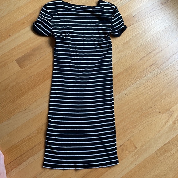 Fitted Tshirt dress - Picture 3 of 3